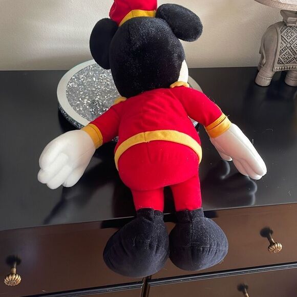Disney Macy's Mickey Mouse Christmas Marching Band Conductor Plush Doll 23" - Picture 10 of 10